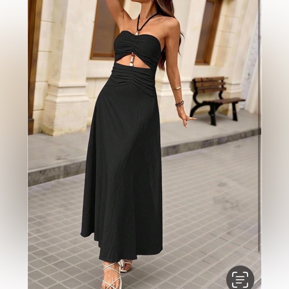 NWT Black Halter back cut out front detail, Summer Maxi Dress size M - Picture 4 of 10